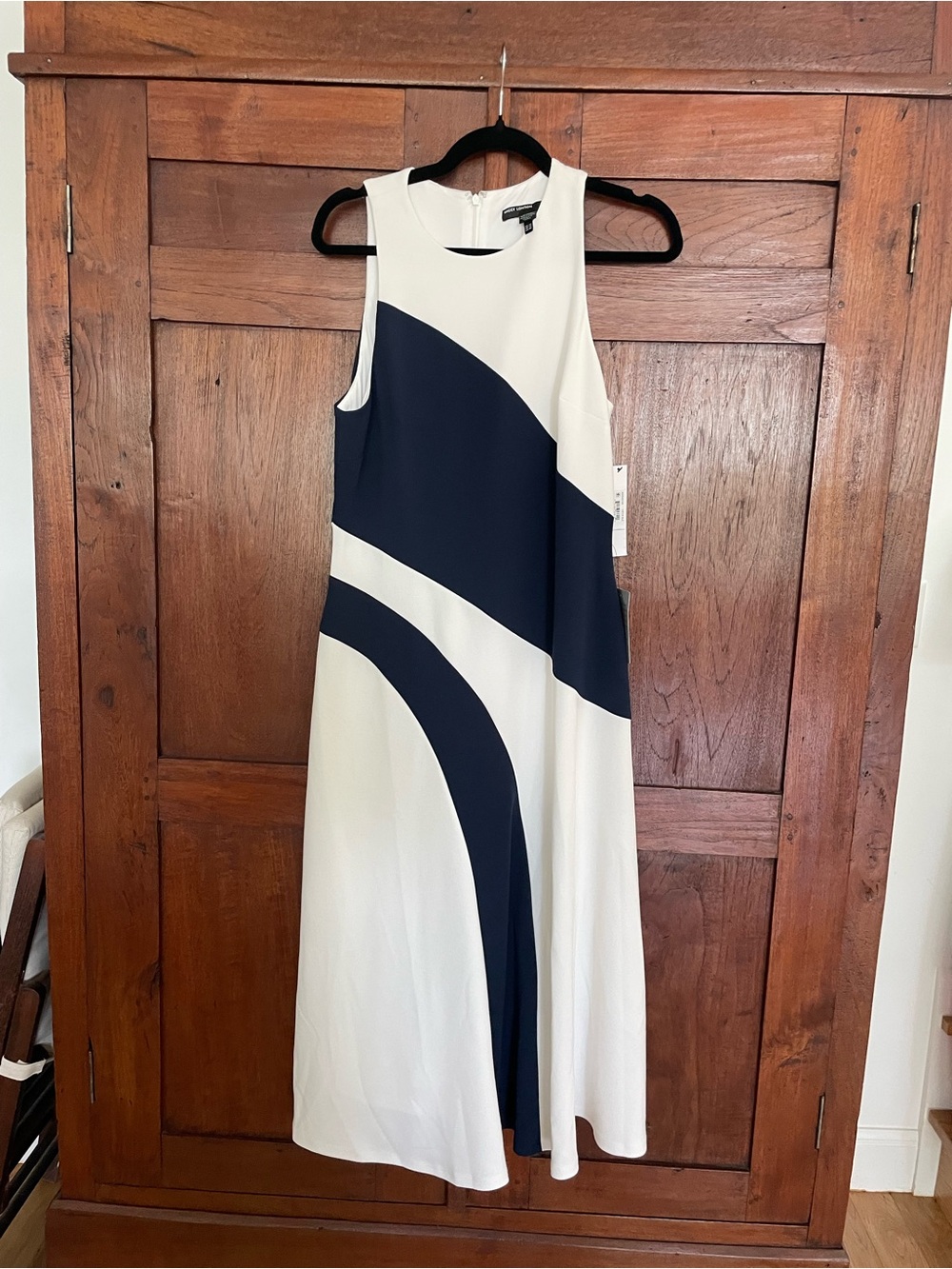 Maggy London White and Navy Sleeveless Maxi Dress